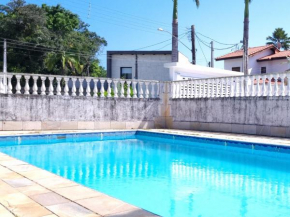 Incrível, piscina e a 3 min da praia